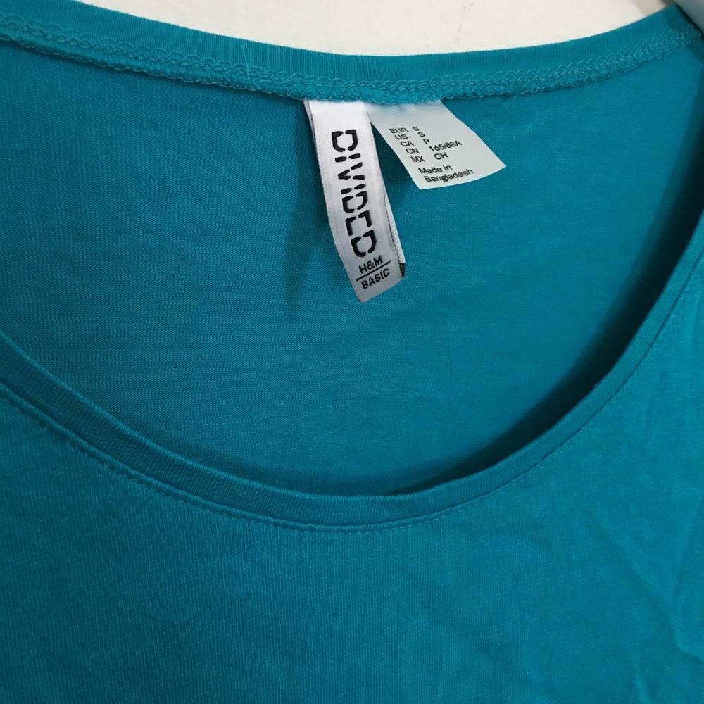 H&M blue basic tee - Picture 2 of 2